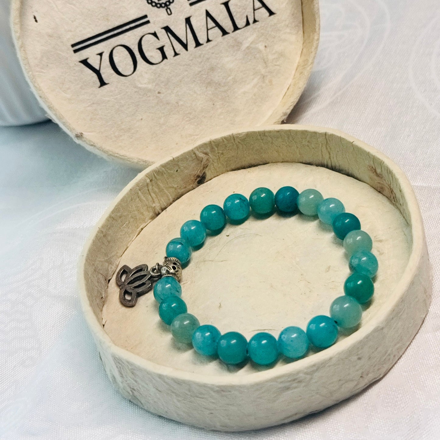 BLUE AGATE 8MM BRACELET